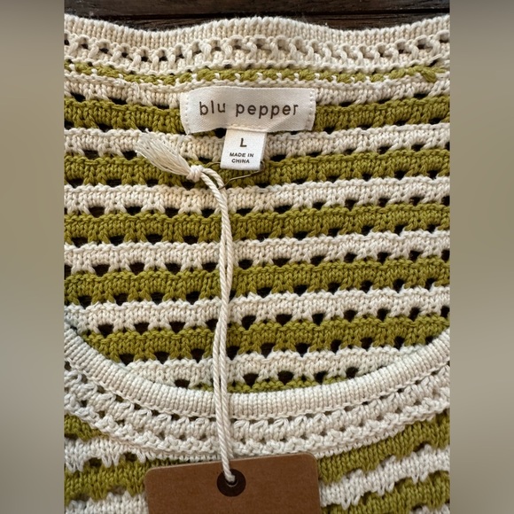 Jolt Cream/ Charteuse Sweater Vest- size Large - Picture 2 of 4